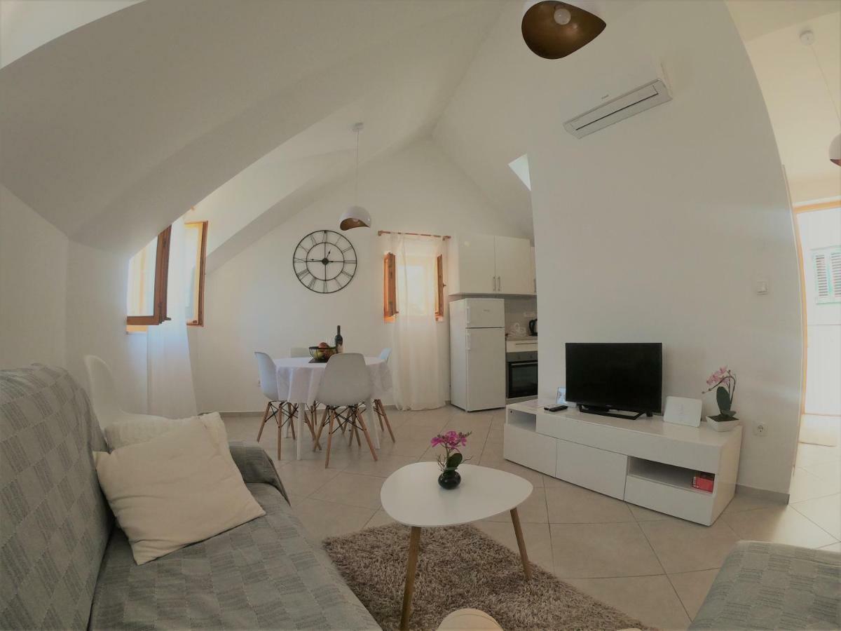 Apartment Vesna Primošten Εξωτερικό φωτογραφία