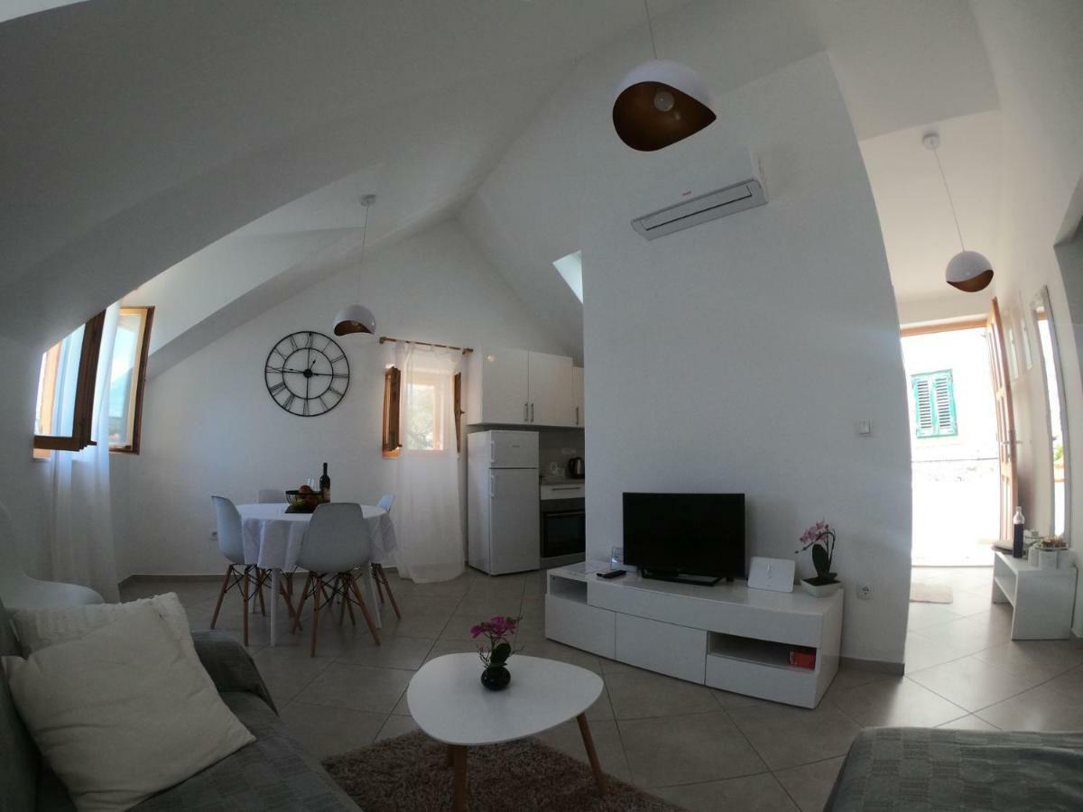 Apartment Vesna Primošten Εξωτερικό φωτογραφία