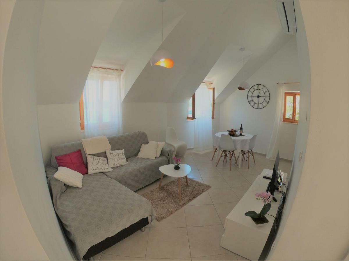 Apartment Vesna Primošten Εξωτερικό φωτογραφία